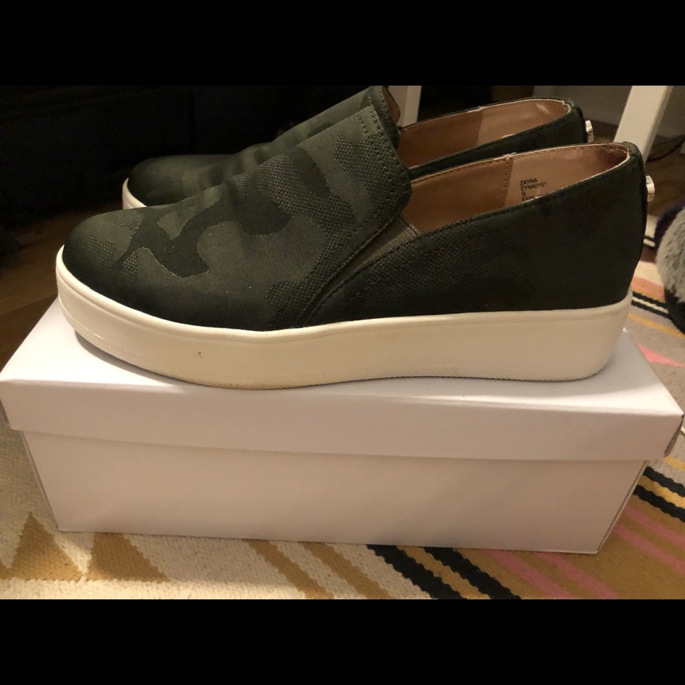 Steve Madden Camouflage Zayna Sneakers Size: 9